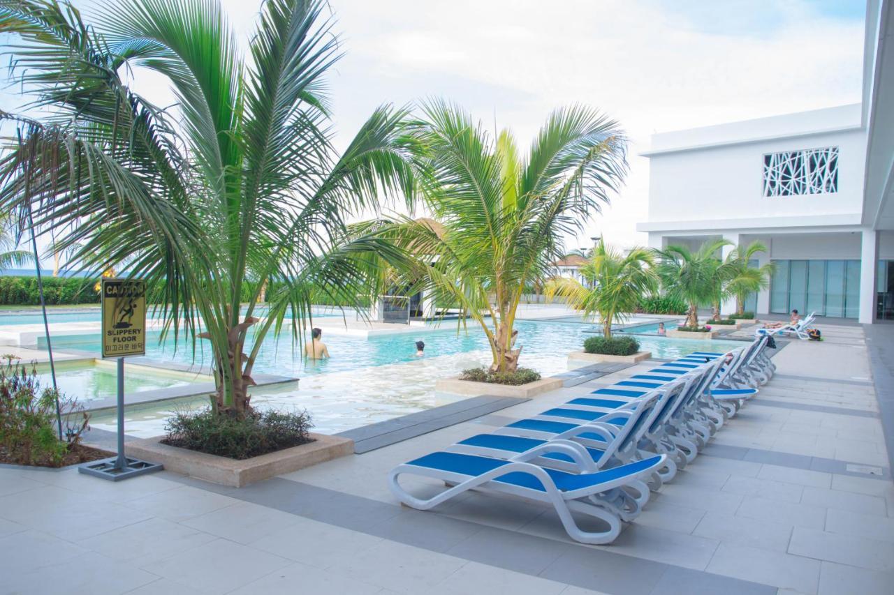 Oceanfront At Arterra, Fast Wifi, Nflix, Kitchen - B Or G Villa Lapu-Lapu City Exterior photo